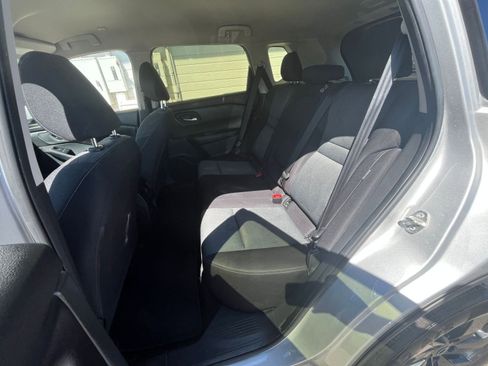 Used 2024 Nissan Rogue SV image 28