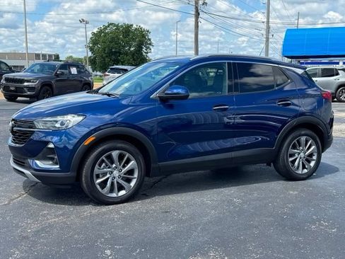 Used 2023 Buick Encore GX Essence w/ Experience Buick Package FWD image 3