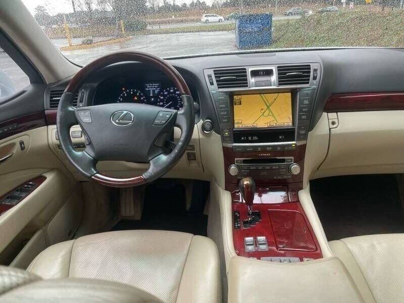 Used 2010 Lexus LS 460 L RWD image 3