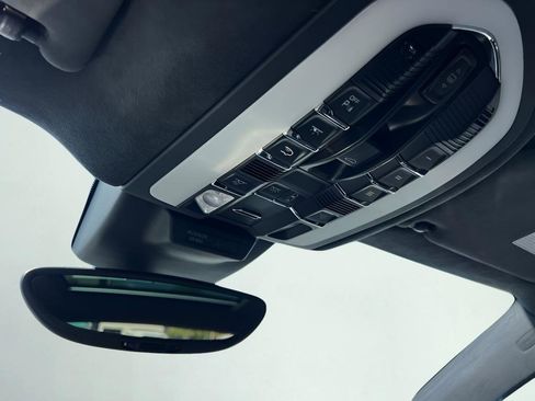 Used 2017 Porsche Macan Turbo image 55