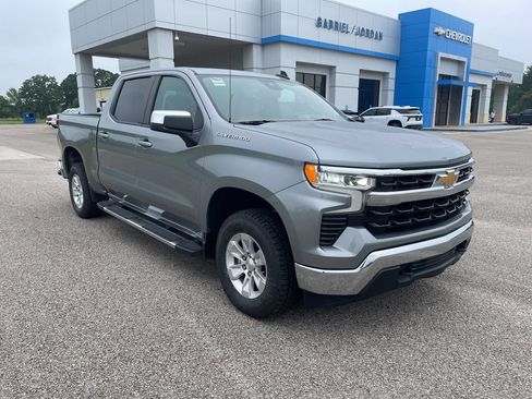 Used 2024 Chevrolet Silverado 1500 LT AWD/4WD image 9