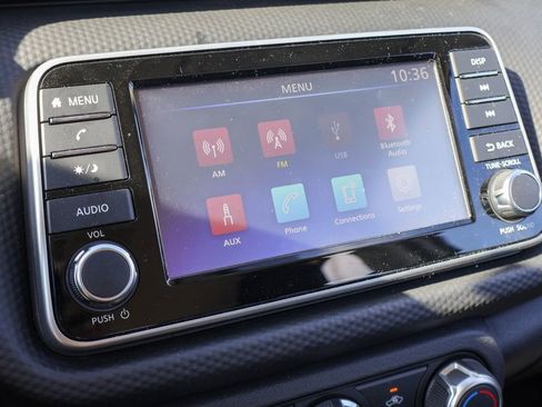 Certified 2025 Nissan Kicks Play S image 5