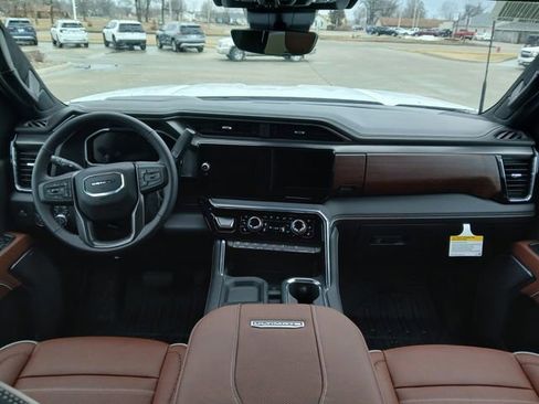 New 2026 GMC Sierra 2500 Denali Ultimate w/ LPO, Black Badging Package image 19