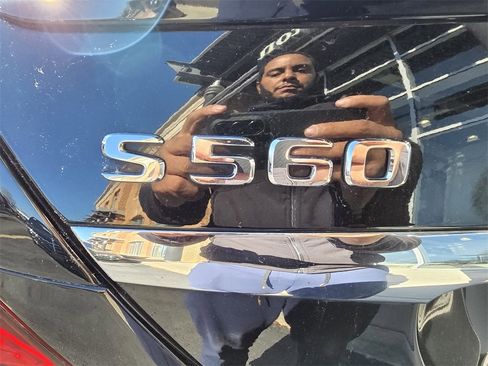 Used 2019 Mercedes-Benz S 560 4MATIC Sedan image 40