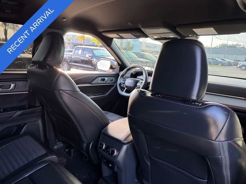 Certified 2025 Ford Explorer ST-Line w/ Premium Package image 19