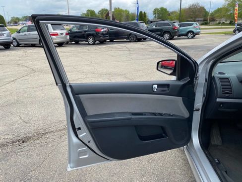 Used 2012 Nissan Sentra 2.0 SR image 11