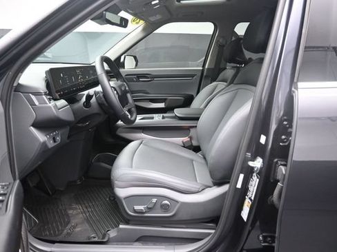 Used 2026 Kia EV9 Light RWD image 19
