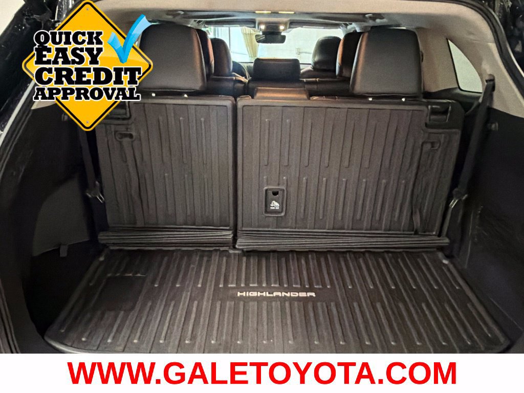 Used 2021 Toyota Highlander XLE AWD/4WD image 13