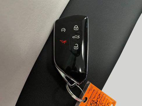 New 2025 Volkswagen Tiguan SE image 29