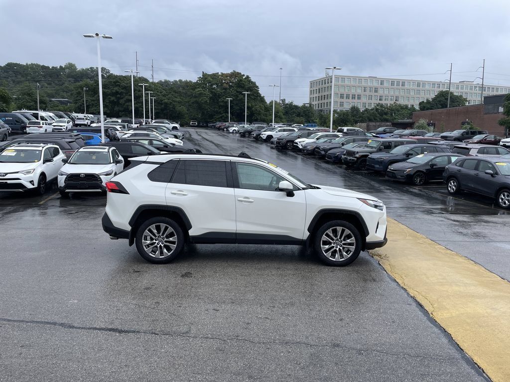Certified 2022 Toyota RAV4 XLE Premium AWD/4WD image 7