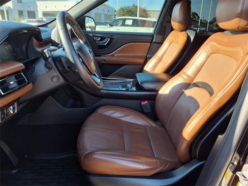 Certified 2020 Lincoln Aviator Reserve w/ Elements Package Plus image 5