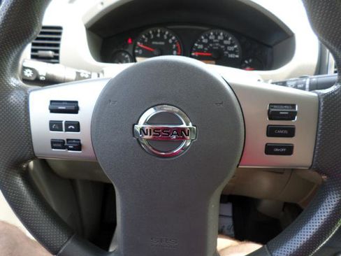 Used 2020 Nissan Frontier SV image 15