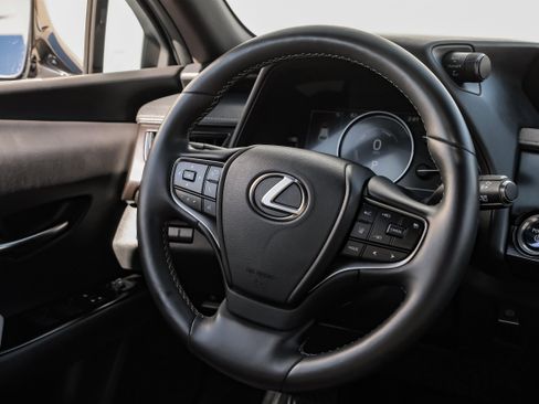 Used 2021 Lexus UX 250h w/ Premium Package image 17