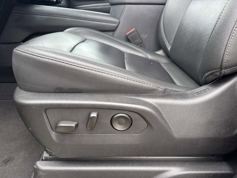 Used 2025 Chevrolet Tahoe Z71 AWD/4WD image 18