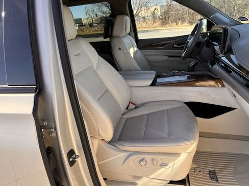 Certified 2023 Cadillac Escalade ESV Sport Platinum w/ LPO, Floor Liner Package image 25