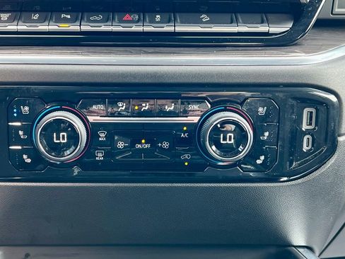 Used 2025 Chevrolet Silverado 2500 LTZ w/ LTZ Convenience Package image 41