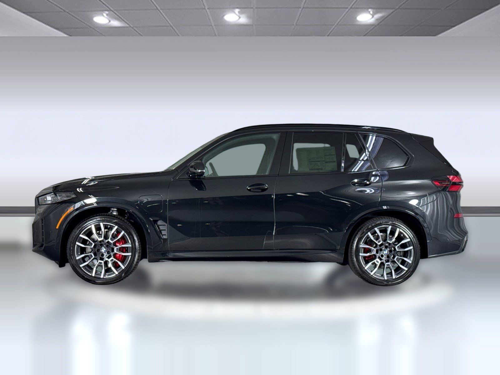Used 2026 BMW X5 xDrive50e w/ M Sport Package AWD/4WD image 2