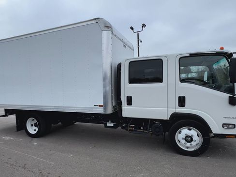 New 2024 Chevrolet Low Cab Forward image 34