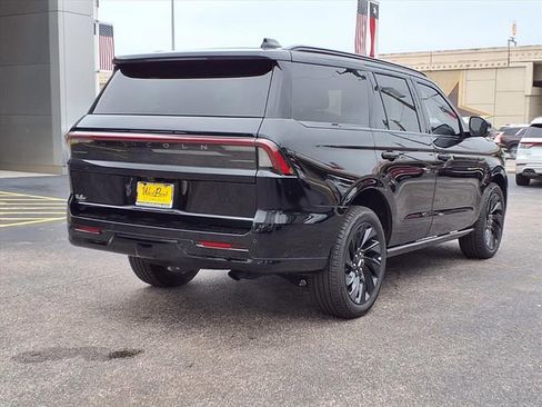 New 2025 Lincoln Navigator Reserve w/ Jet Appearance Package image 2