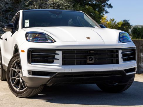 New 2026 Porsche Cayenne Coupe image 9