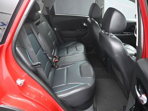 Used 2022 Kia Niro EX Premium image 36