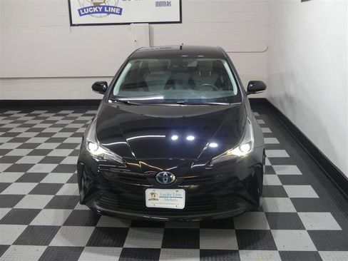 Used 2022 Toyota Prius LE image 3