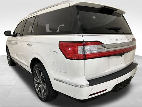 Used 2019 Lincoln Navigator Reserve image 3