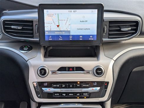 Used 2021 Ford Explorer XLT w/ Equipment Group 202A image 18