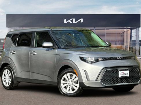 Certified 2023 Kia Soul LX image 2