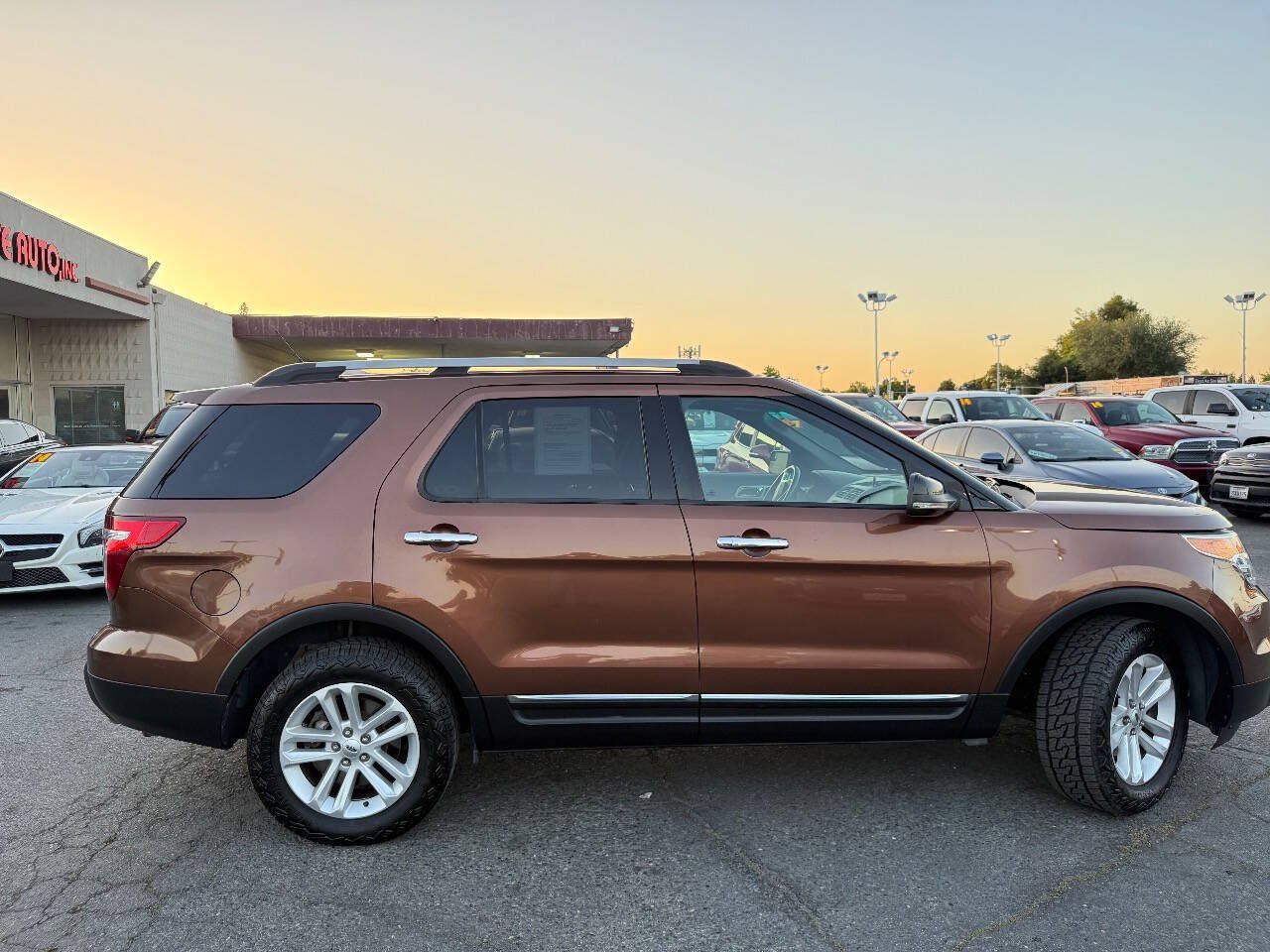 Used 2012 Ford Explorer XLT AWD/4WD image 8