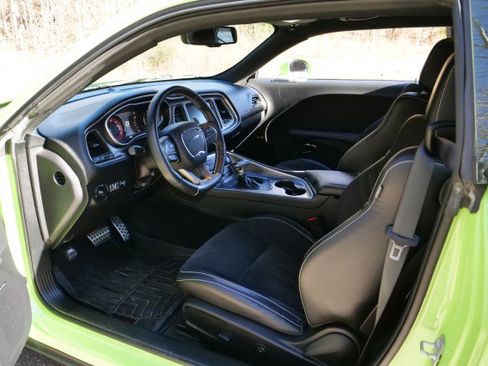 Used 2015 Dodge Challenger SRT Hellcat image 26