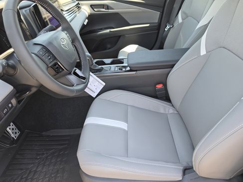 New 2026 Toyota Camry SE FWD image 9