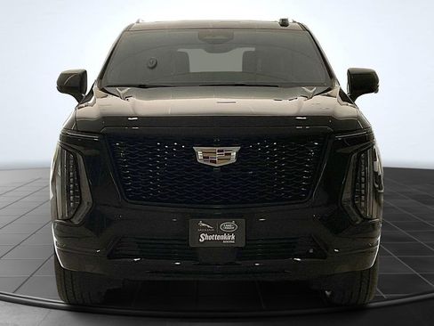 Used 2025 Cadillac Escalade Sport Platinum image 3