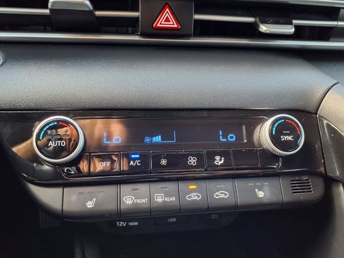 Used 2021 Hyundai Elantra SEL w/ Convenience Package FWD image 9