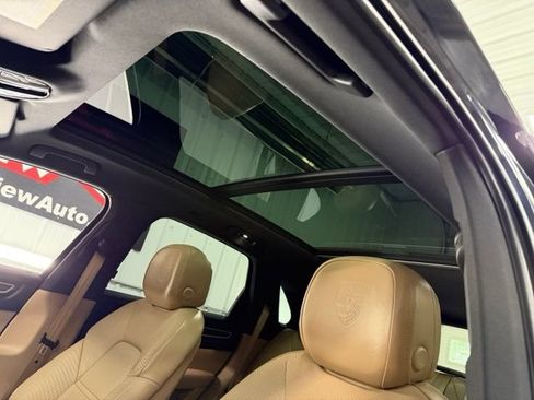 Used 2023 Porsche Cayenne Platinum Edition AWD/4WD image 19