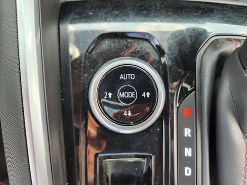 Used 2024 Chevrolet Colorado Z71 w/ Z71 Convenience Package 2 image 34