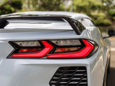 Used 2022 Chevrolet Corvette Stingray Coupe w/ Z51 Performance Package RWD image 16