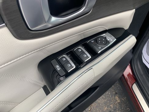 Used 2024 Kia Sorento SX AWD/4WD image 16