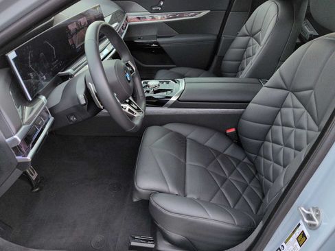 New 2025 BMW 740i xDrive AWD/4WD image 17