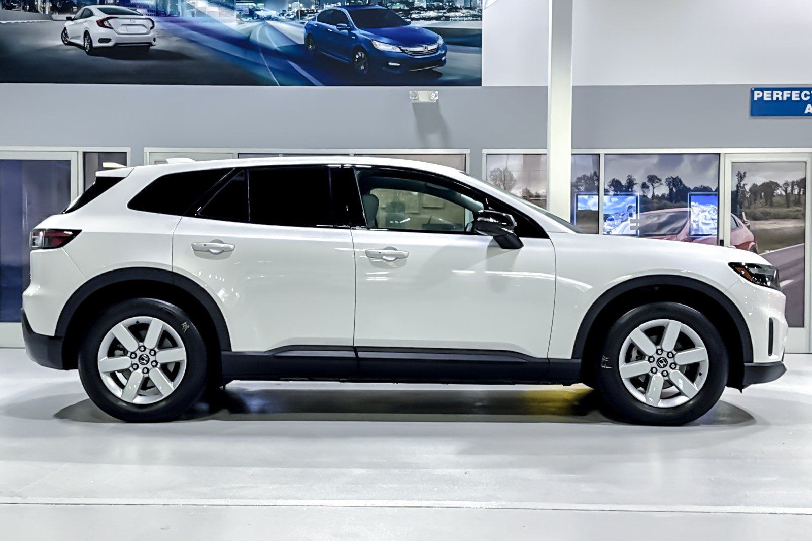 Used 2024 Honda Prologue EX image 8