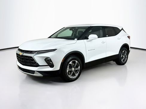 Used 2025 Chevrolet Blazer LT AWD/4WD image 3