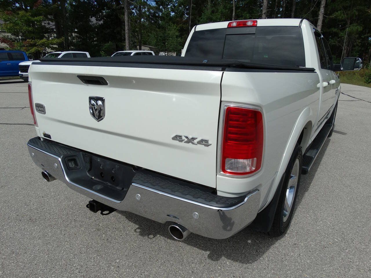 Used 2017 RAM 1500 4x4 Crew Cab Laramie Longhorn image 11