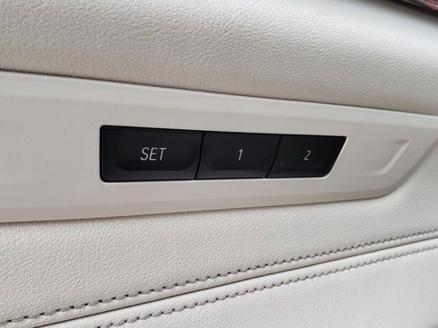 Used 2022 BMW M550i xDrive M550i xDrive w/ Premium Package image 22