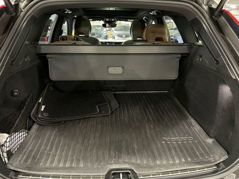 Certified 2023 Volvo XC60 T8 Ultimate w/ Climate Package image 27