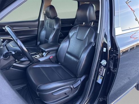 Used 2022 Kia Telluride LX image 11