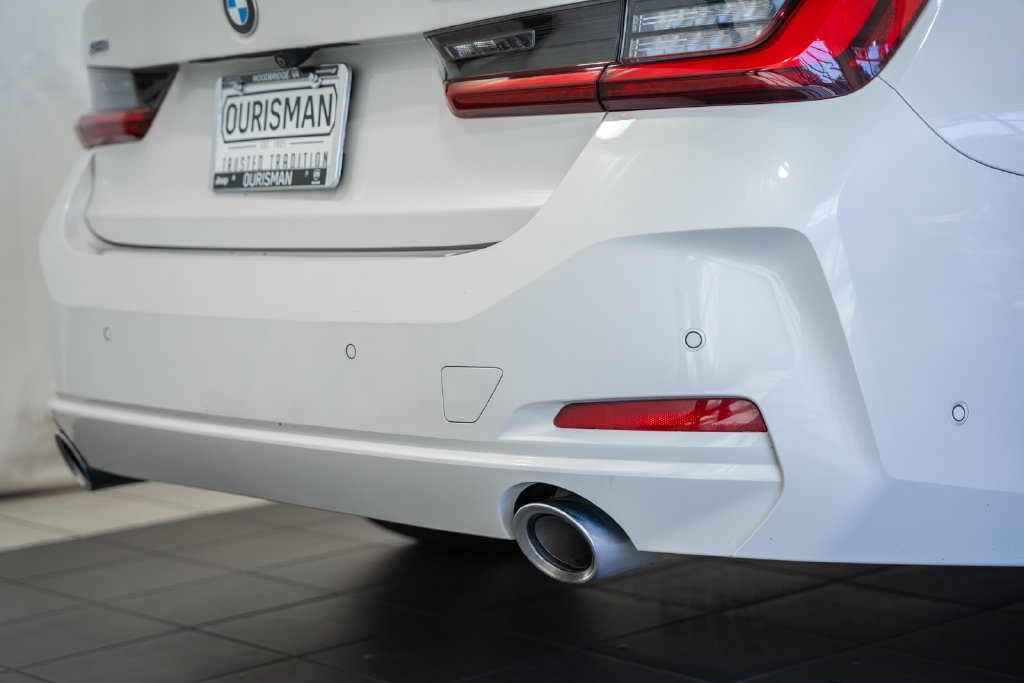 Used 2023 BMW 330i xDrive Sedan w/ Premium Package AWD/4WD image 8