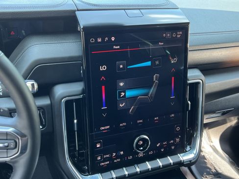 Used 2025 GMC Yukon XL Denali AWD/4WD image 26