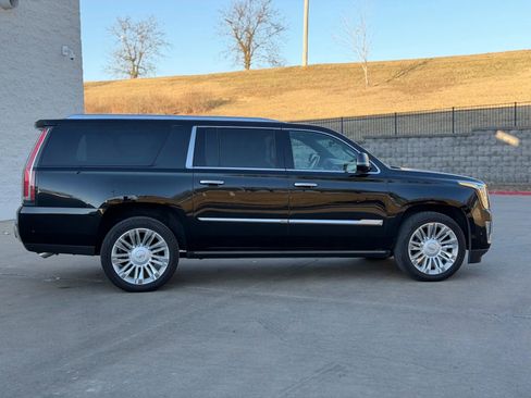 Used 2018 Cadillac Escalade ESV Platinum image 8