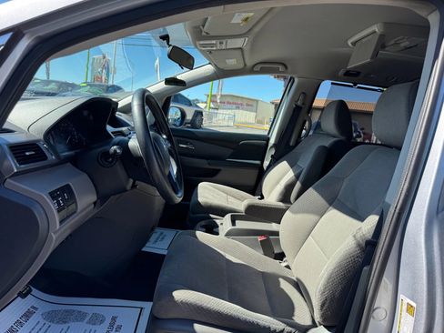 Used 2017 Honda Odyssey SE image 9