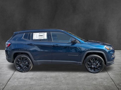 New 2026 Jeep Compass Latitude image 3